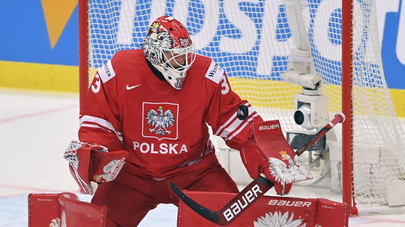 Brankár Tomáš Fučík z Poľska držal súpera nad...