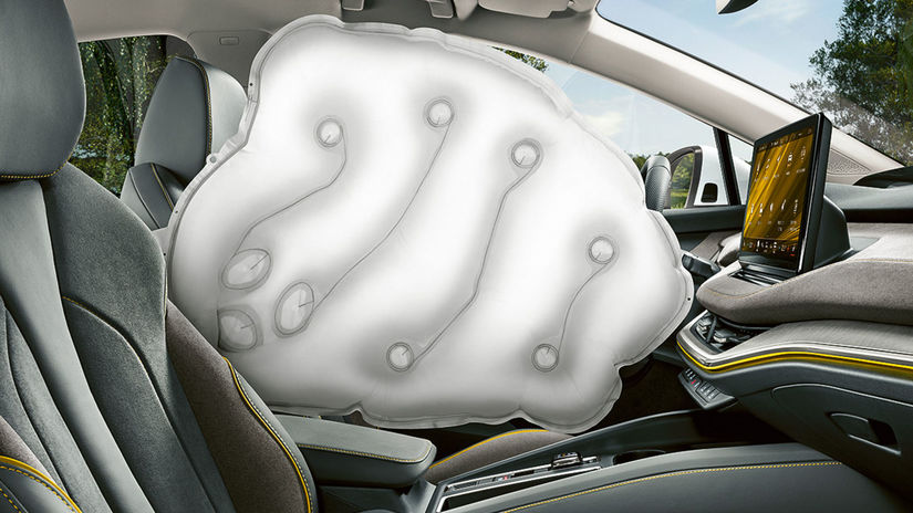 Stredový airbag medzi prednými sedadlami je...