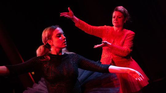 Broňa Kováčiková a Anikó Vargová v inscenácii...