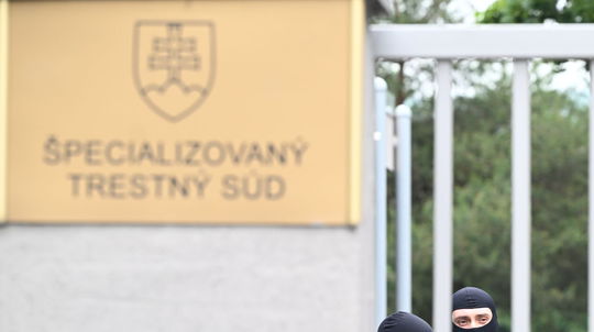 Pred súdom za schvaľovanie atentátu na Fica: dôchodca tvrdí, že je nevinný a „cíti sa ako vo Švejkovi“