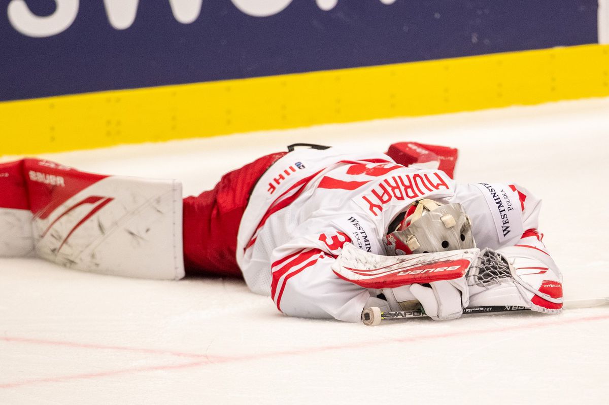 Sklamaný poľský brankár John Murray.