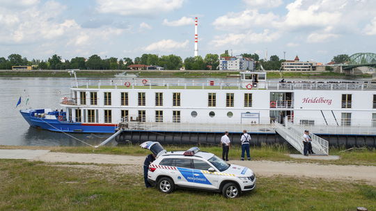 Maďarská polícia zadržala slovenského kapitána lode, ktorá bola účastníkom tragickej nehody na Dunaji