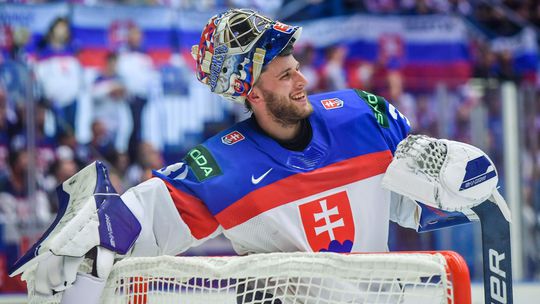 Koronavírus mu uťal kľúčovú sezónu. Hlavaja sklamal draft, nečakane získal zmluvu v NHL a teraz zažiaril na MS