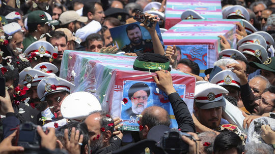 Nič nenasvedčuje tomu, že by na vrtuľník s Raísím niekto zaútočil, uviedli iránski vyšetrovatelia 