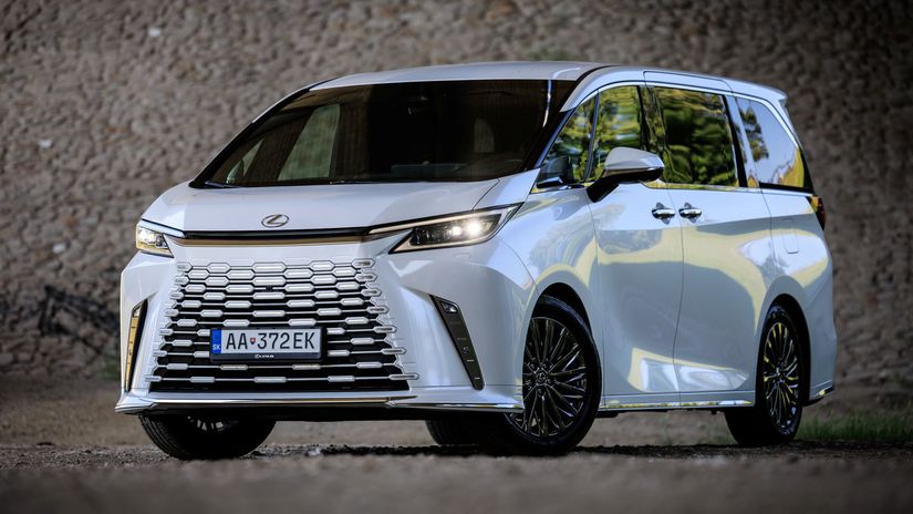 Netvrdíme, že Lexus LM je dizajnovým trhákom....