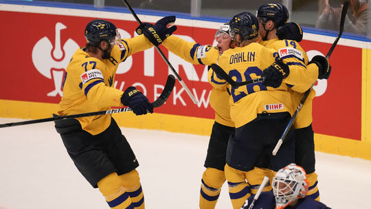 Tí amatéri si nepriznali chybu! Fíni po vypadnutí v derby zúria na americko-lotyšskú rozhodcovskú dvojicu