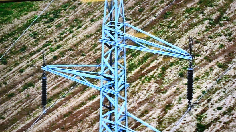 Zábery z prvého inšpekčného letu dronom bez...