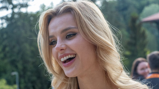 Miss World 2023 Krystyna Pyszková v dobrej nálade.