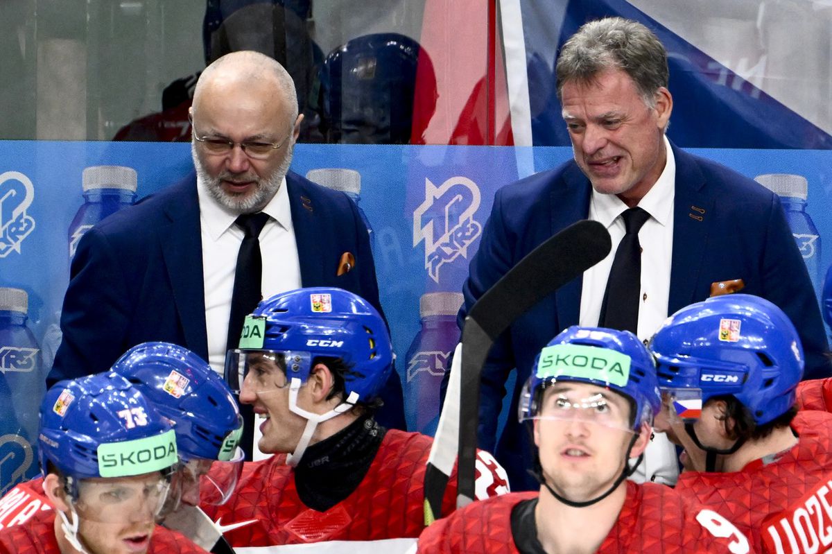 Tréner Radim Rulík na lavičke českej...