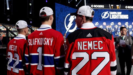 Ak by sa z Nemca nestal skvelý obranca, ľudia by prišli o prácu. Slafkovský? Kanaďania si na neho kupujú lístky, chcú vidieť, čo zasa spraví