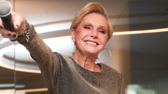 Speváčka Helena Vondráčková na otvorení výstavy...