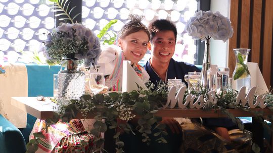 Mladomanželia Eliška a Tomo.