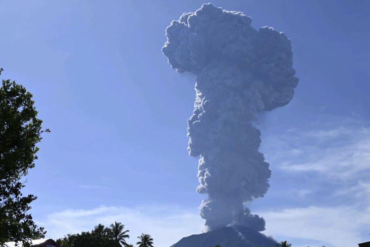 Indonesia Volcano