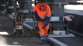 Astra Bridge - švajčiarsky mobilný most na opravu diaľníc