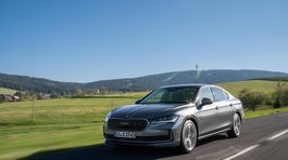 Škoda Superb Liftback - jazdy 2024