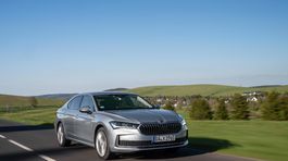 Škoda Superb Liftback - jazdy 2024