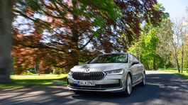 Škoda Superb Liftback - jazdy 2024