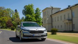 Škoda Superb Liftback - jazdy 2024
