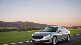 Škoda Superb Liftback - jazdy 2024