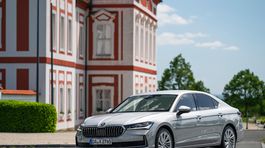 Škoda Superb Liftback - jazdy 2024