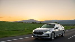 Škoda Superb Liftback - jazdy 2024