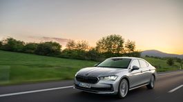 Škoda Superb Liftback - jazdy 2024