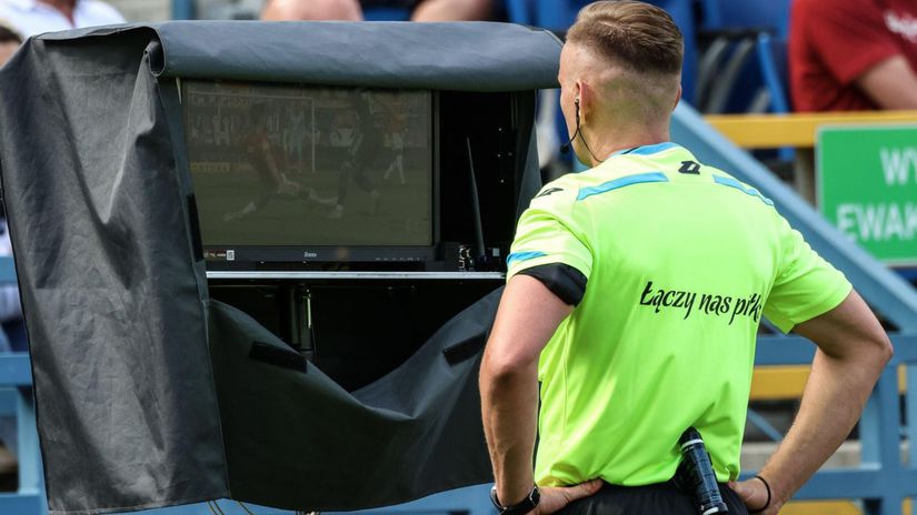 VAR