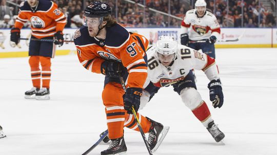Najpútavejšie finále NHL posledných rokov. Experti majú jasného favorita. Rekordná vzdialenosť? Ako letieť 12-krát z Bratislavy do Košíc