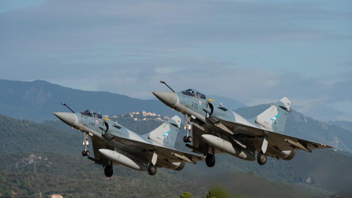 Francúzske stíhacie lietadlo Mirage 2000-5.