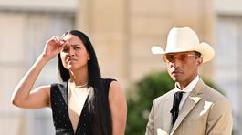 Spevák Pharrell Williams a jeho manželka Helen...