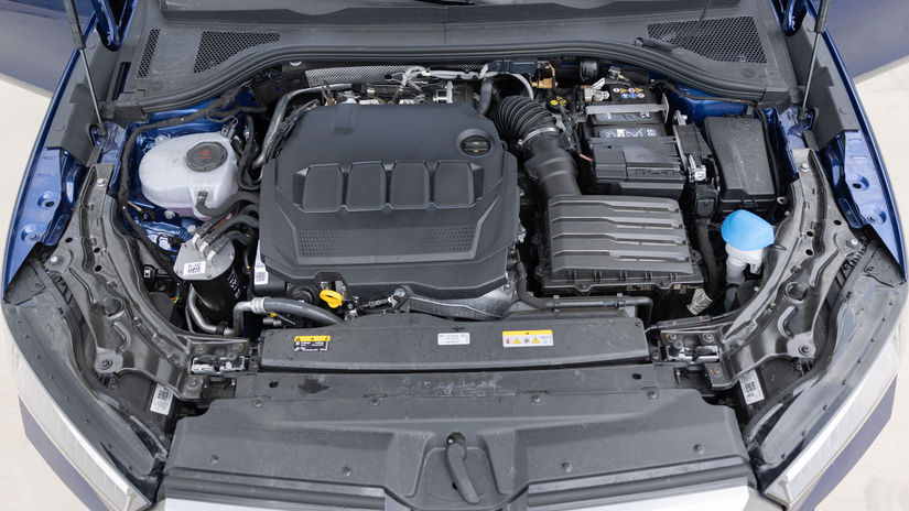 Základný 4-valcový diesel 2,0 TDI má 110 kW a...