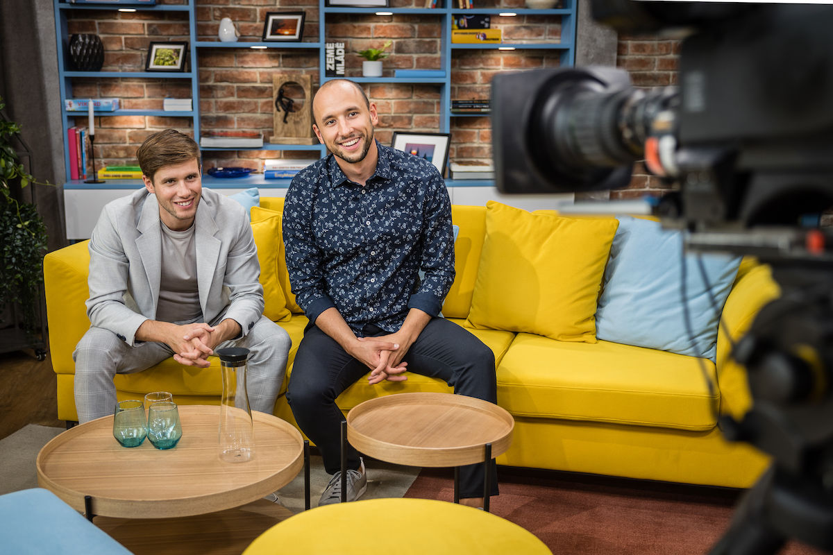 Moderátori relácie Snídaně: Ondřej Havel a...