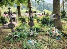 liatinové kríže, cintorín, Pohronská Polhora