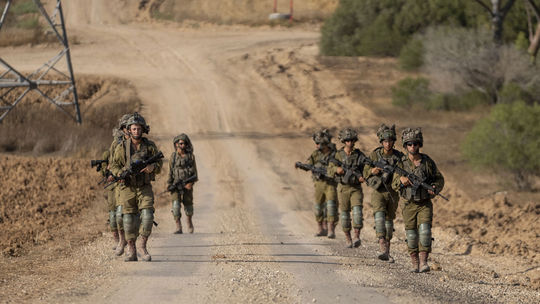 Izrael pozastaví každý deň boje na 11 hodín. Majú to byť 'taktické' prestávky na uľahčenie humanitárnej pomoci