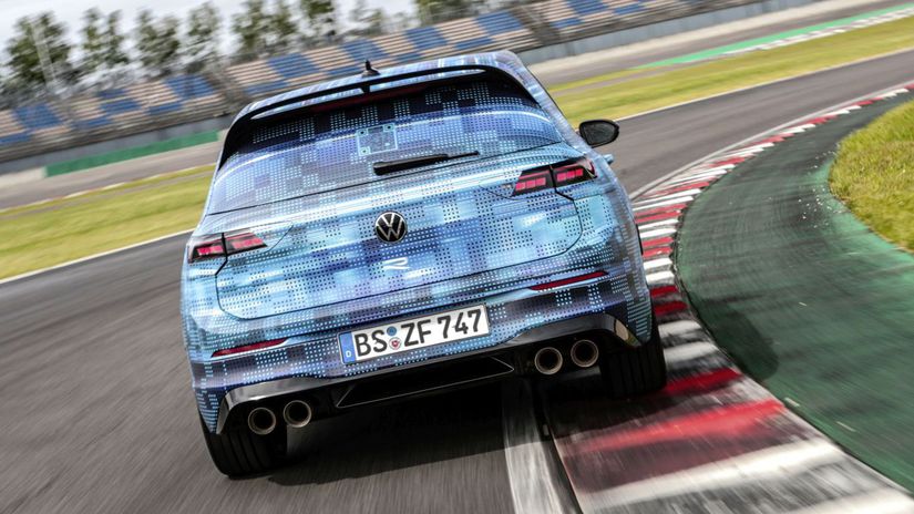 VW Golf R: Modernizované erko bude najsilnejšie v histórii. Šušká sa o 5-valci! - Magazín - Auto - Pravda