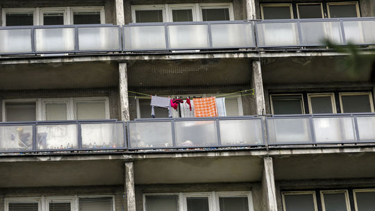 Škandál na internátoch: Vrátnici Univerzity Komenského cez kameru špehovali študentky, pozerali aj do súkromných bytov