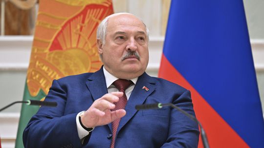 Lukašenko sa obúva do Židov. Najprv tvrdil, že špinia mesto, teraz v nich vidí priveľa korupčníkov
