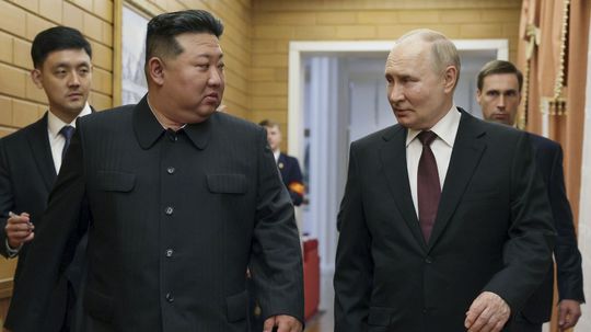 Objatia Putina s Kimom pozorne sleduje Si. Chce od nich rieku 
