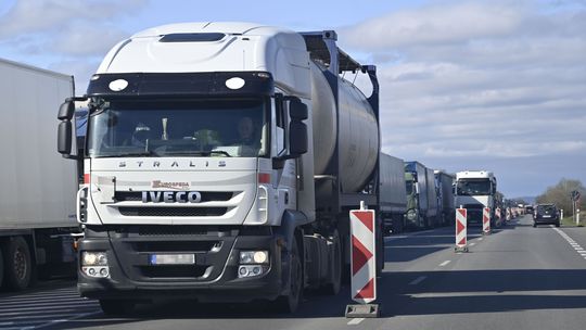 EÚ a Ukrajina rozšírili dohodu o cestnej doprave