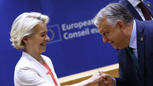 Procaccini: Ak chce Orbán vstúpiť k reformistom, musí podporiť Ukrajinu. Babiš končí vo frakciách