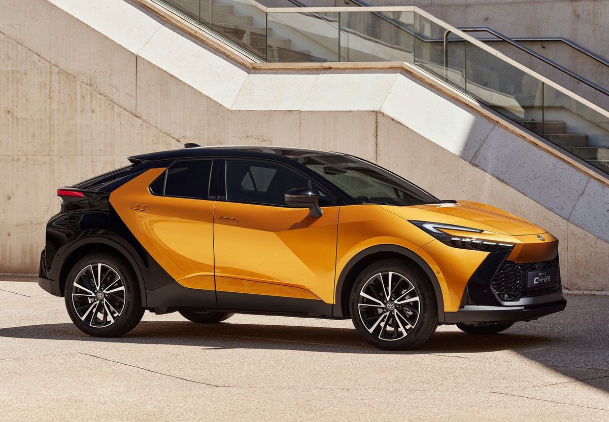 Toyota C-HR (2024)