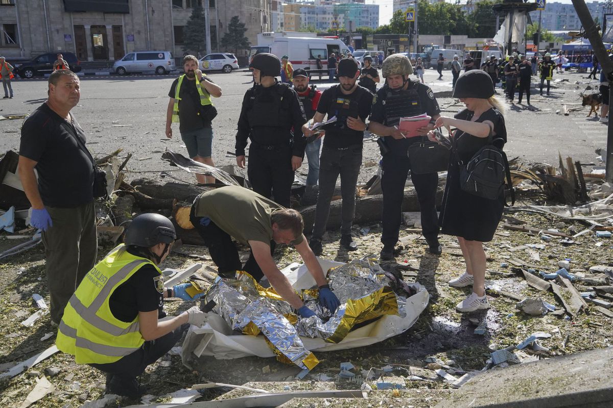 Najmenej traja ukrajinskí civilisti zahynuli v...