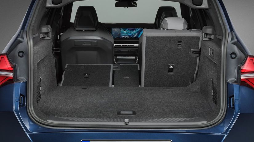 V kufri má byť až 570 litrov pre batožiny. Len...