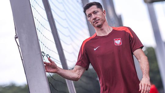 Dobrá správa po zbabranom šampionáte. Lewandowski zatiaľ nechystá rozlúčku s poľským dresom