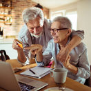 seniori, dôchodcovia, manželia, nákup, online, laptop