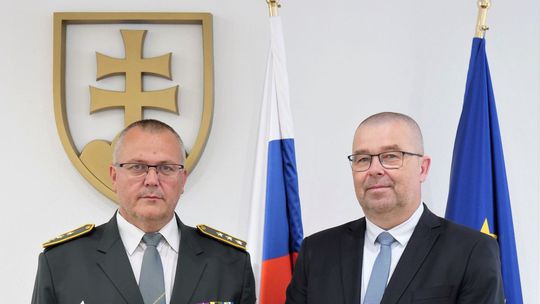 Štátneho tajomníka Sedliaka a riaditeľa ZVJS Klištinca vymenujú za generálov