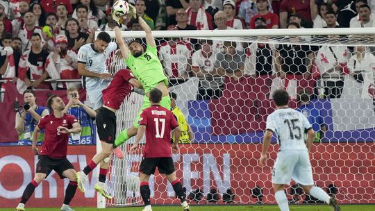 Gruzínci šokujúco zdolali Portugalsko. Ronaldo a spol. sa aj napriek prehre radujú z postupu