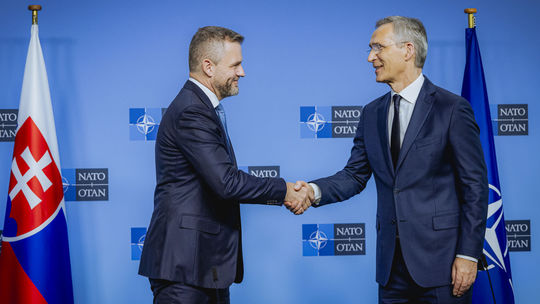 Pellegrini šéfovi NATO: Slovensko je zodpovedný spojenec. Potrebujeme protivzdušnú obranu, východ máme deravý  