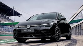 Volkswagen Golf R Black Edition 1