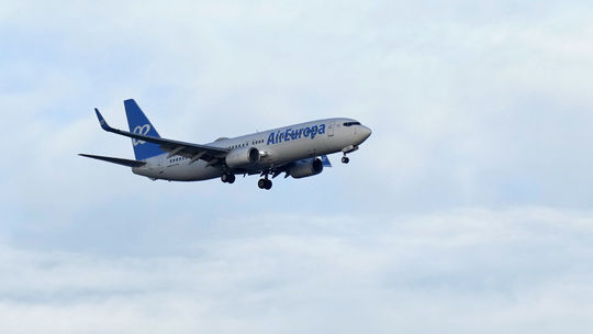 Pri turbulenciách sa v lietadle zo Španielska do Uruguaja zranili desiatky ľudí. Stroj núdzovo pristál